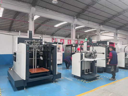 Máy làm hộp cứng bằng điện với phần tạo hình đôi, trọng lượng tùy chỉnh