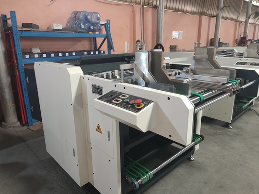 Máy nghiêng V tự động - Giải pháp cuối cùng cho nghiêng bìa hiệu quả trong chế tạo hộp cứng.