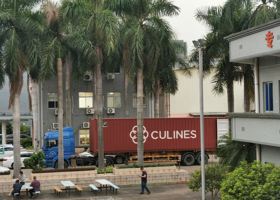 Máy định hình hộp bìa cứng bán tự động 29 cái / phút Hộp mỹ phẩm nước hoa quà tặng