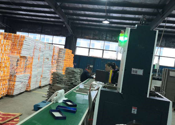 Quà tặng thương mại Máy đóng gói hộp cứng Cigarate L1200XW1020XH3100mm