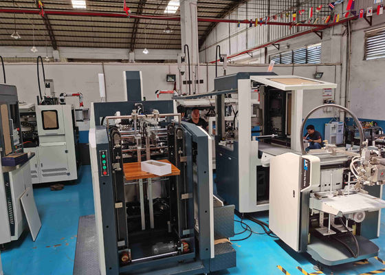 Đóng gói thông minh Máy làm hộp mỹ phẩm cứng nhắc 15-40 chiếc / phút định vị
