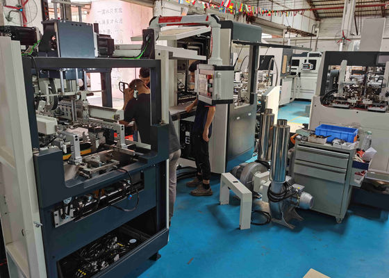 Máy làm hộp đóng gói rượu cứng nhắc thông minh 40 chiếc / phút Tốc độ cao